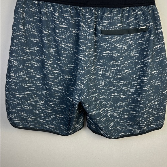 Vuori Stockton Athletic Shorts 6.5” Compression Liner Large Pockets Training - Picture 14 of 16